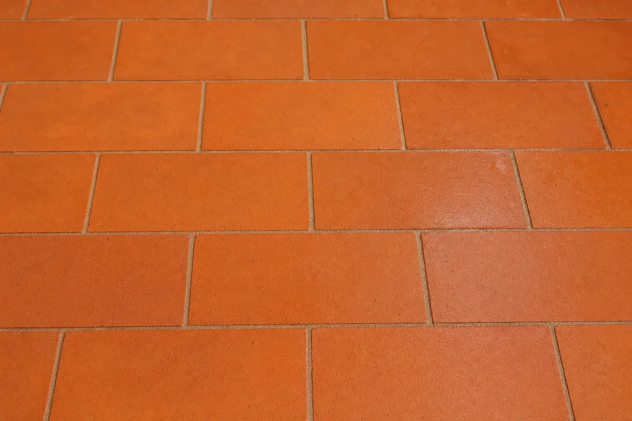 Terraço em tijoleira Depois